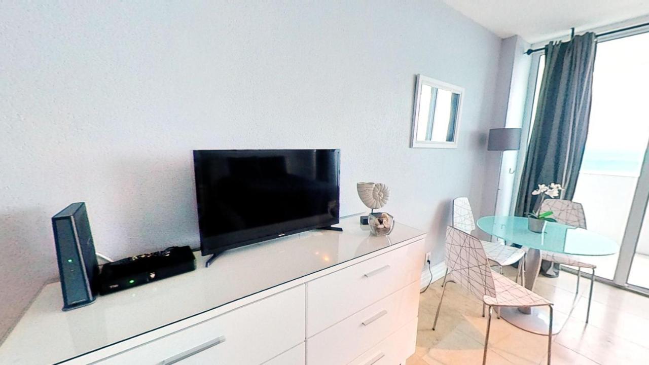 Castle 828 Oceanfront View With Balcony, Pool, Tennis, Beach Access And Free Parking! 마이애미 비치 외부 사진