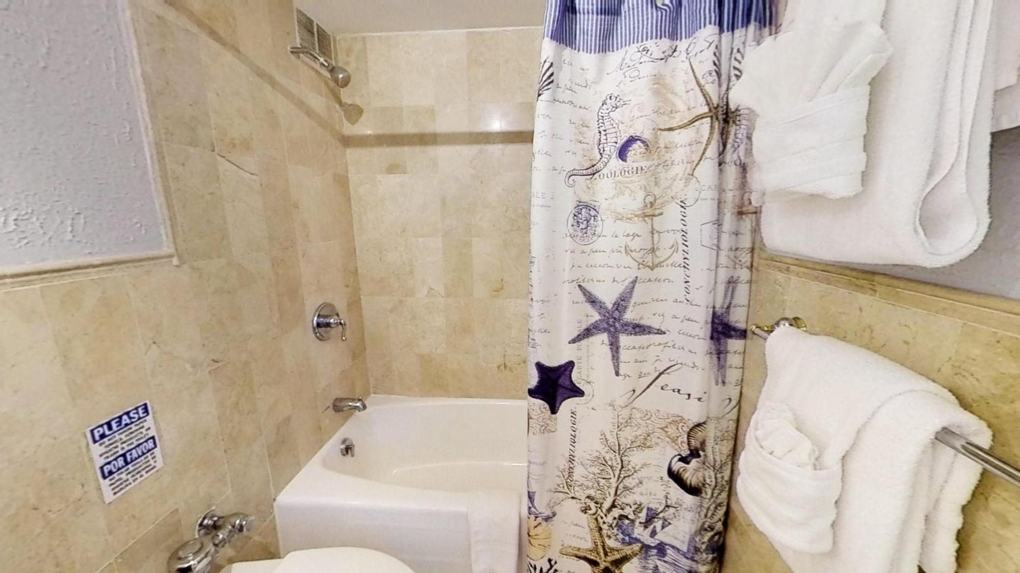 Castle 828 Oceanfront View With Balcony, Pool, Tennis, Beach Access And Free Parking! 마이애미 비치 외부 사진