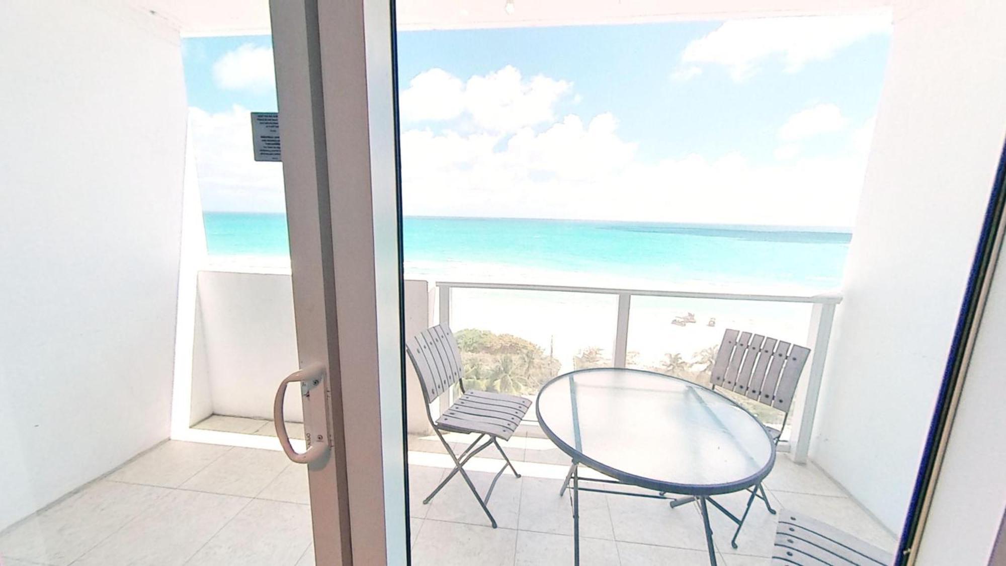 Castle 828 Oceanfront View With Balcony, Pool, Tennis, Beach Access And Free Parking! 마이애미 비치 객실 사진
