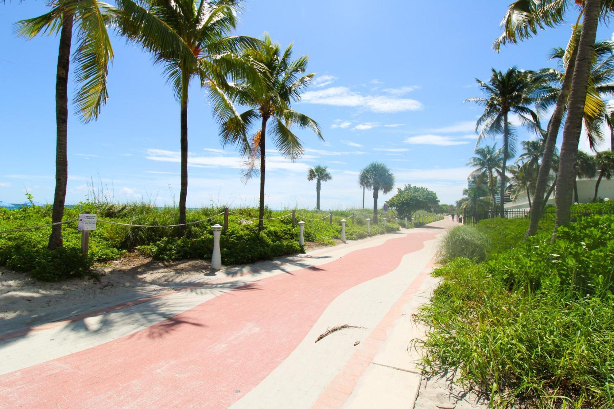 Castle 828 Oceanfront View With Balcony, Pool, Tennis, Beach Access And Free Parking! 마이애미 비치 외부 사진